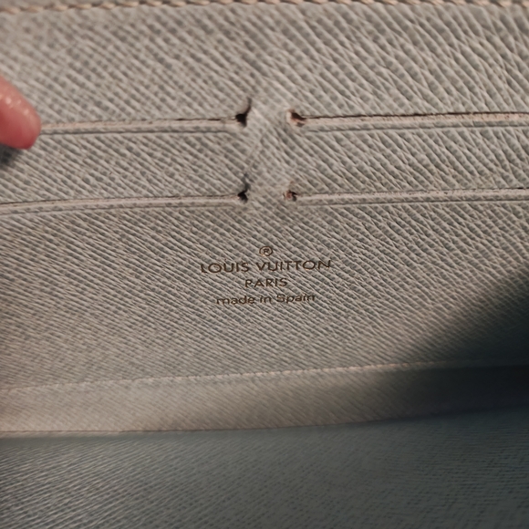 Louis Vuitton Ltd Edition Monogram Illustre Long Zippy Wallet - Picture 5 of 13